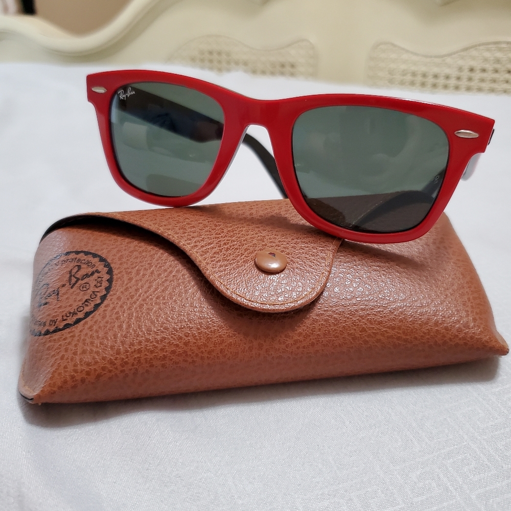 Ray-Ban Original Wayferer Classic in Red (NEW)